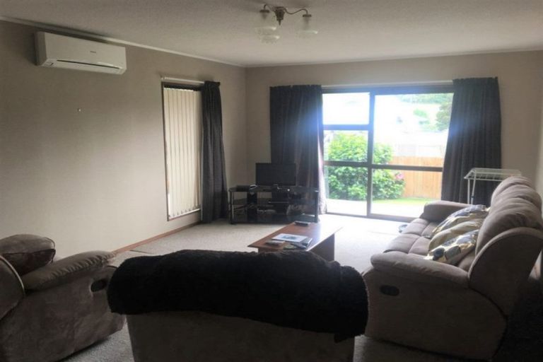 Photo of property in 2/7 Crawford Crescent, Te Kamo, Whangarei, 0112