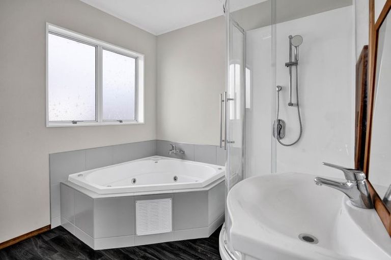 Photo of property in 6 Manuka Place, Hawera, 4610