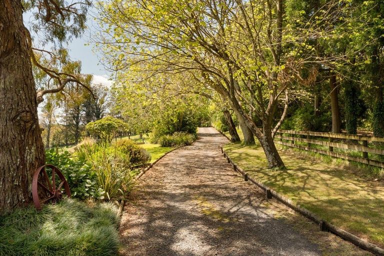 Photo of property in 42 Walker Road West, Aongatete, 3178