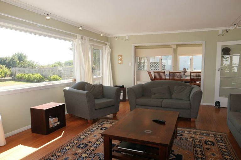 Photo of property in 77 Manly Street, Paraparaumu Beach, Paraparaumu, 5032