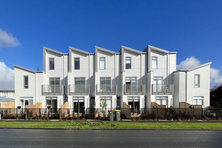 Photo of property in 588c Te Atatu Road, Te Atatu Peninsula, Auckland, 0610