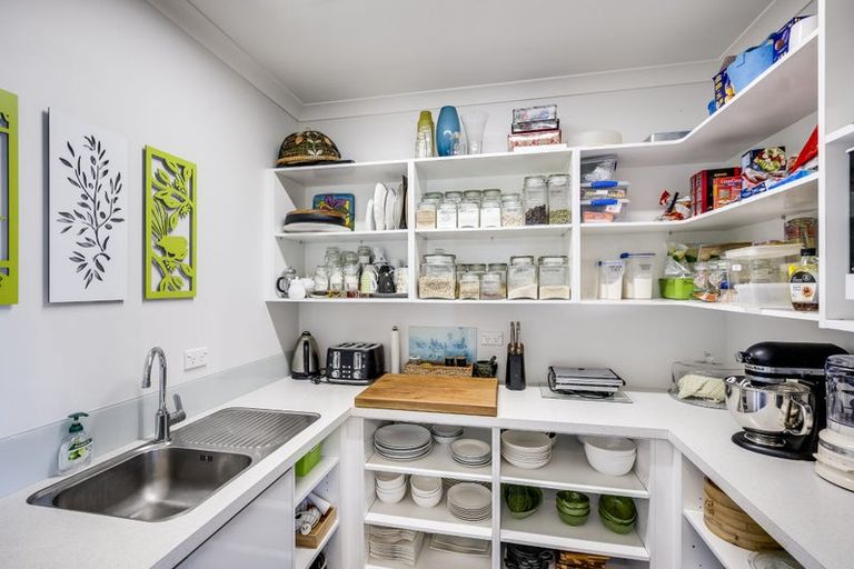 Photo of property in 73 Mcelwee Street, Jervoistown, Napier, 4112