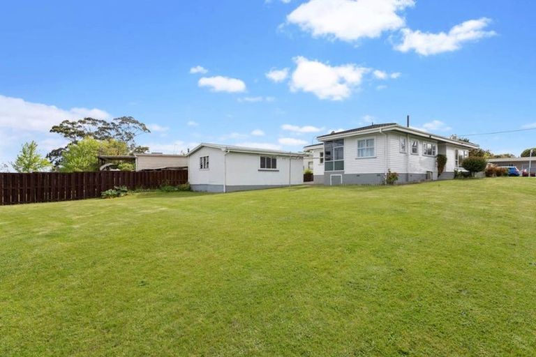 Photo of property in 46 Gloria Avenue, Te Atatu Peninsula, Auckland, 0610