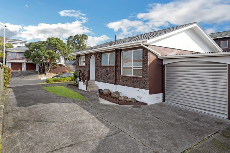 Photo of property in 1/14 Pakira Avenue, Glendene, Auckland, 0602