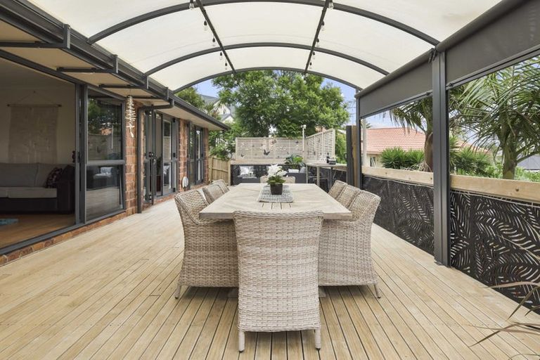 Photo of property in 28 Hawaiian Parade, Arkles Bay, Whangaparaoa, 0932