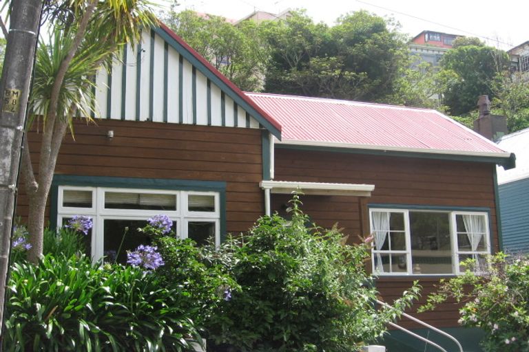 Photo of property in 56 Honiana Te Puni Street, Aro Valley, Wellington, 6021