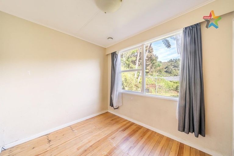 Photo of property in 29 Thomson Grove, Stokes Valley, Lower Hutt, 5019