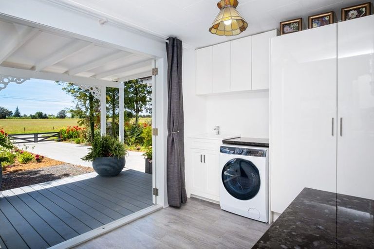 Photo of property in 104 Ferry Road, Clive, 4102