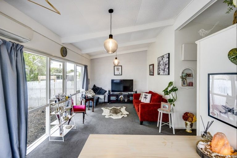 Photo of property in 2/204a Park Road South, Akina, Hastings, 4122