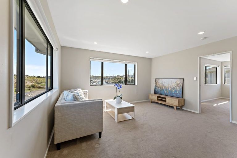 Photo of property in 1 Parkview Drive, Gulf Harbour, Whangaparaoa, 0930