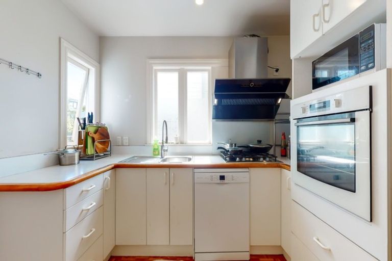 Photo of property in 12b Hobson Street, Thorndon, Wellington, 6011