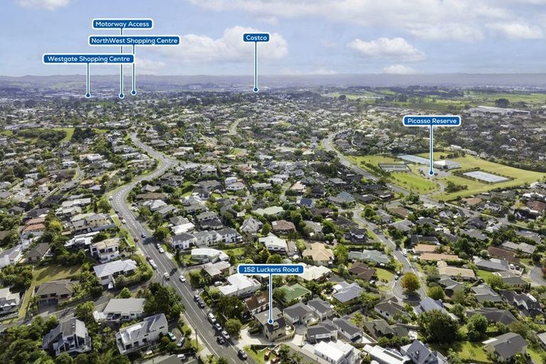 Photo of property in 152 Luckens Road, West Harbour, Auckland, 0618