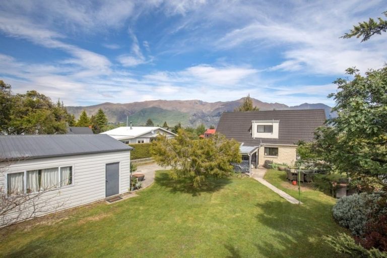 Photo of property in 86 Hunter Crescent, Wanaka, 9305