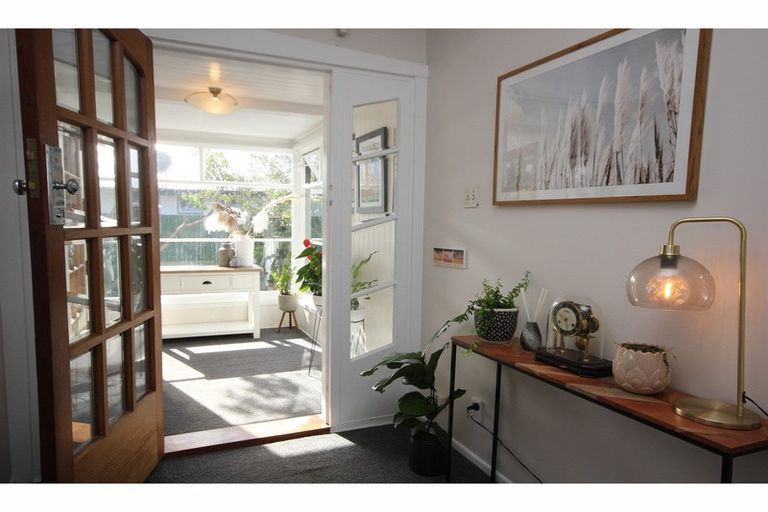 Photo of property in 7 Clouston Street, Saint Martins, Christchurch, 8022