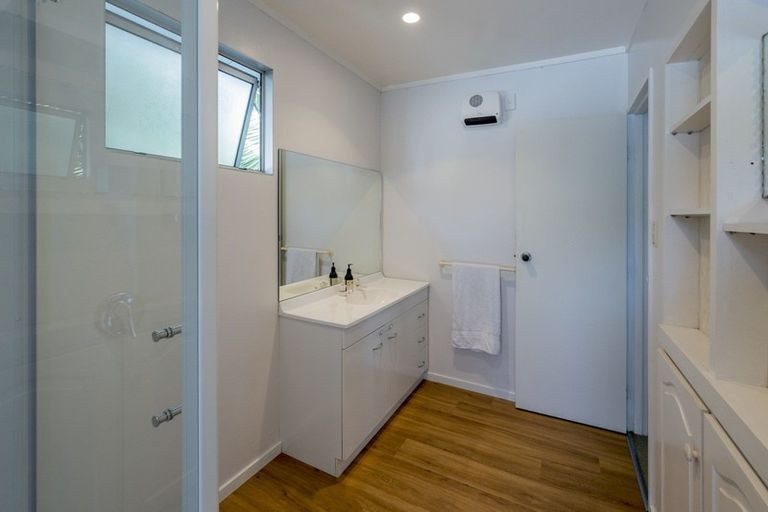 Photo of property in 21 Ruru Street, Waikanae, 5036