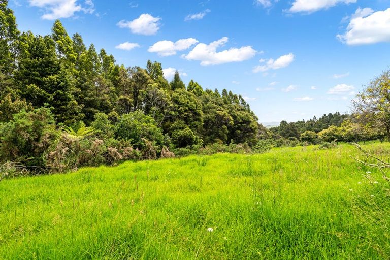 Photo of property in 142 Massey Road, Waipu, 0582