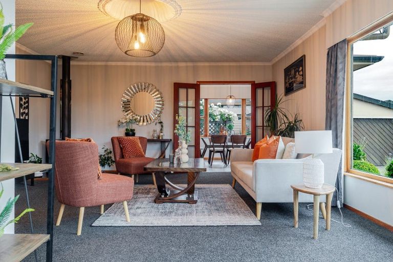 Photo of property in 86 Wikiriwhi Crescent, Awapuni, Palmerston North, 4412