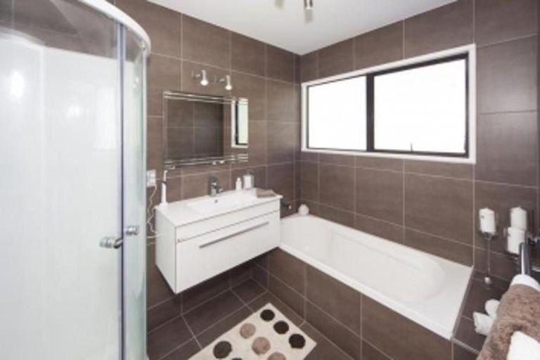 Photo of property in 145 Weatherly Road, Torbay, Auckland, 0630