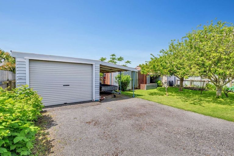 Photo of property in 20 Bear Street, Waverley, 4510
