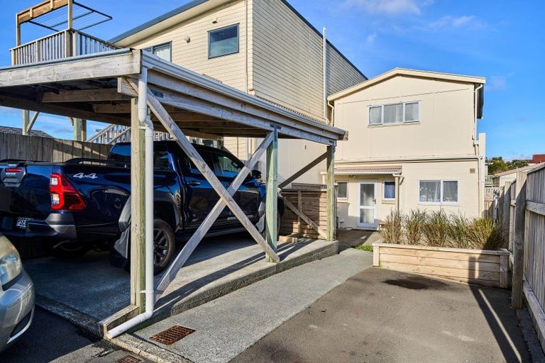Photo of property in 279 Dowse Drive, Maungaraki, Lower Hutt, 5010