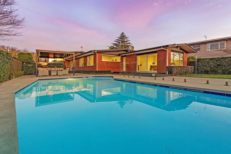 Photo of property in 25 Roydvale Avenue, Burnside, Christchurch, 8042