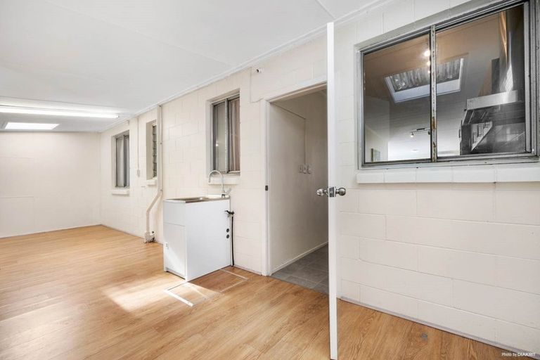 Photo of property in 2/21 Aliford Avenue, One Tree Hill, Auckland, 1061