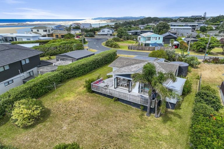 Photo of property in 13 Awatea Street, Mangawhai Heads, Mangawhai, 0505