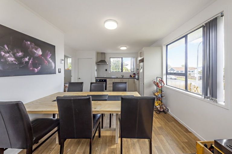 Photo of property in 38 Burundi Avenue, Clendon Park, Auckland, 2103