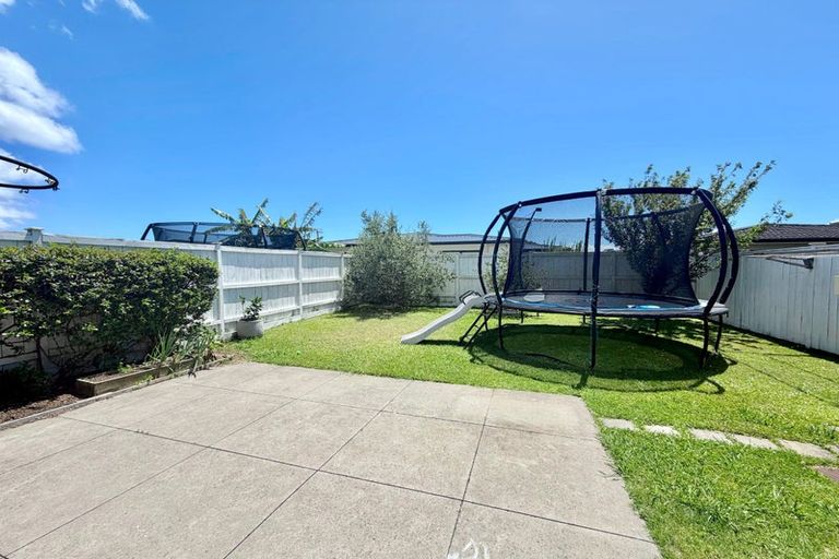 Photo of property in 43 Pepene Avenue, Takanini, 2112