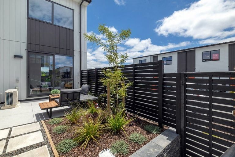 Photo of property in 43 Nga Pona Toru Road, Flat Bush, Auckland, 2019