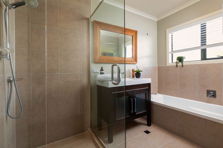 Photo of property in 61a Fairmount Road, Titirangi, Auckland, 0604