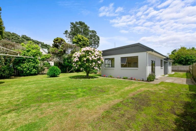 Photo of property in 3 Prudence Place, Oakura, 4314