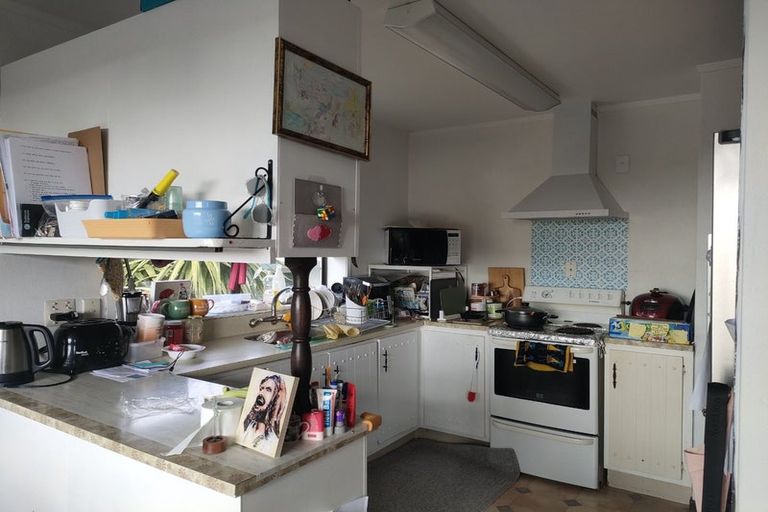 Photo of property in 2/108 Arran Road, Browns Bay, Auckland, 0630