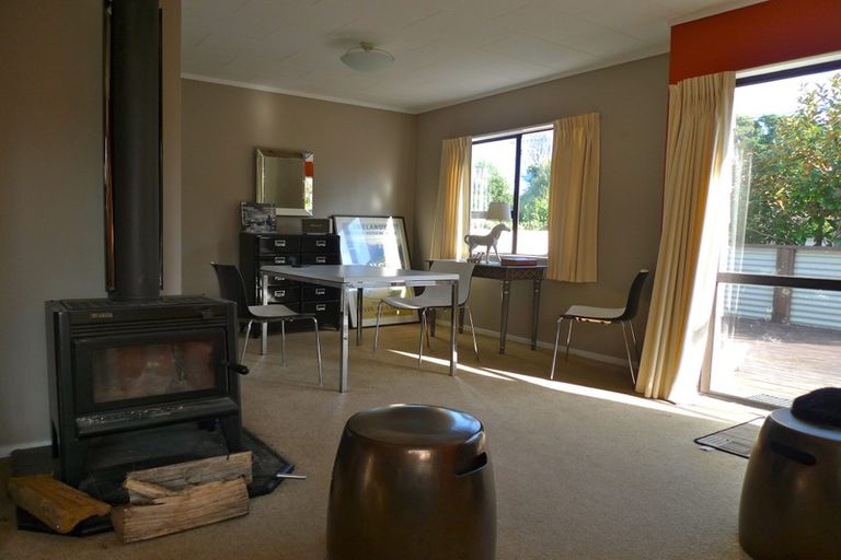 Photo of property in 175 Te Moana Road, Waikanae, 5036