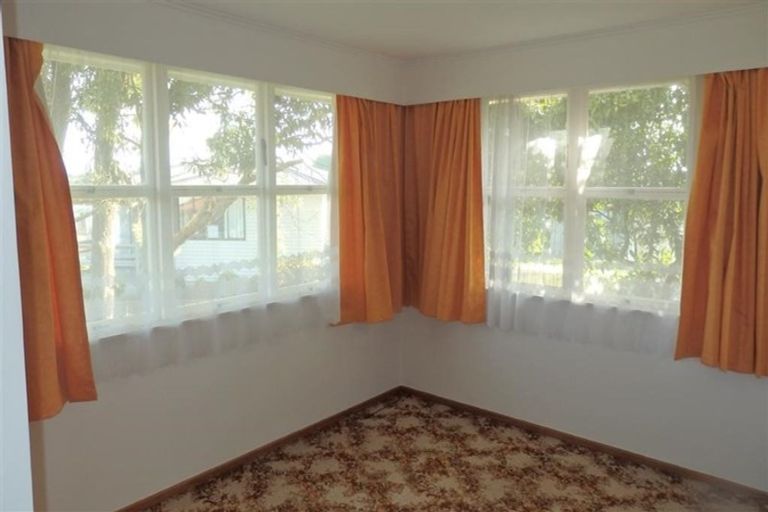 Photo of property in 14 Gills Avenue, Papakura, 2110