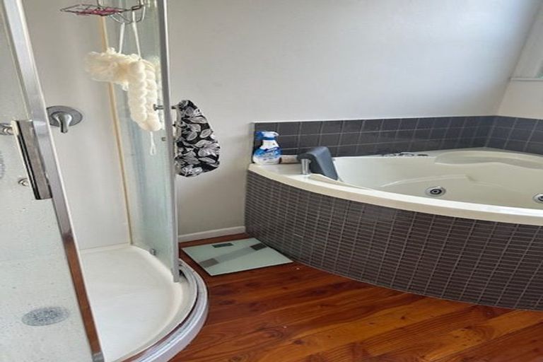 Photo of property in 1 Peckham Grove, Tawa, Wellington, 5028