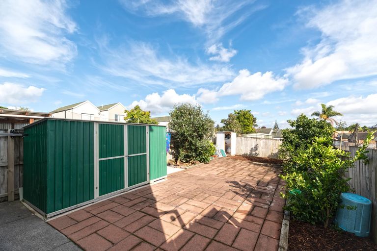 Photo of property in 25 Stephen Avenue, Henderson, Auckland, 0610