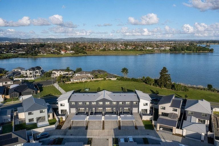 Photo of property in 101 Waituarua Drive, Takanini, Auckland, 2112