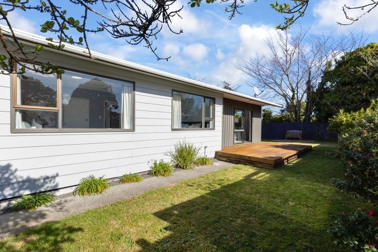Photo of property in 7b Cypress Grove, Paraparaumu, 5032