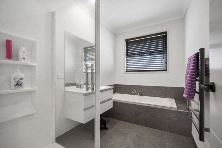 Photo of property in 12 Serenity Drive, Omokoroa, 3114