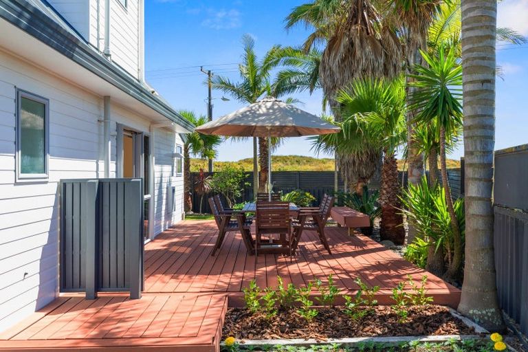 Photo of property in 338 Papamoa Beach Road, Papamoa Beach, Papamoa, 3118