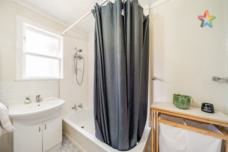 Photo of property in 17 Collett Street, Naenae, Lower Hutt, 5011