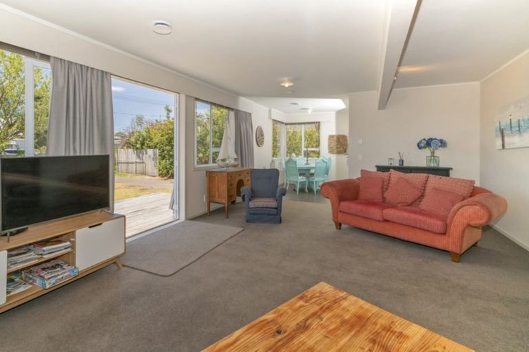 Photo of property in 16 Hannan Road, Whitianga, 3510