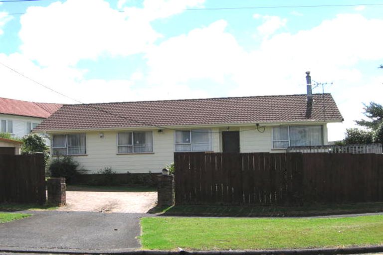 Photo of property in 50a Tirimoana Road, Te Atatu South, Auckland, 0602