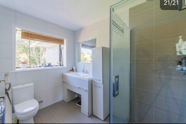 Photo of property in 4 Seaton Road, Murrays Bay, Auckland, 0630