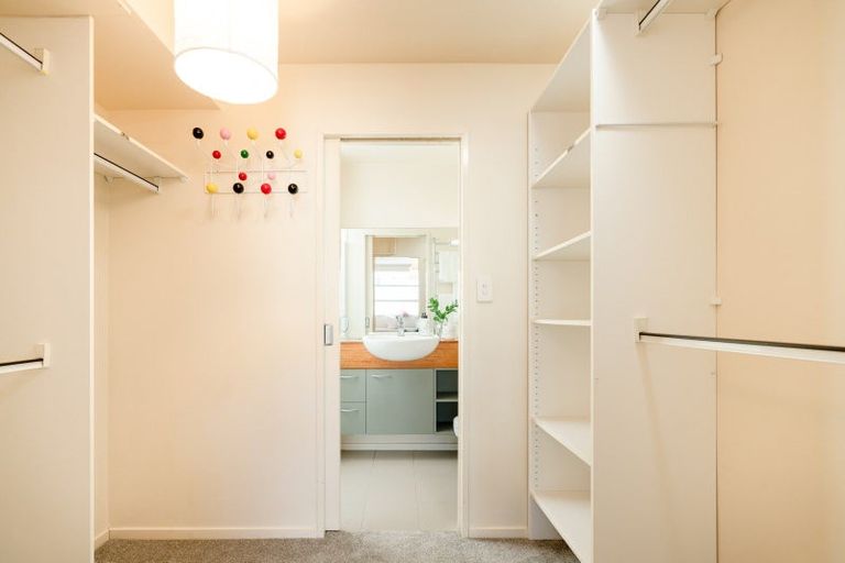 Photo of property in Elizabeth Street Chapel, 5/6 Elizabeth Street, Mount Victoria, Wellington, 6011