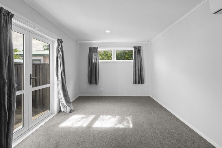 Photo of property in 2 Old Farm Road, Hamilton East, Hamilton, 3216