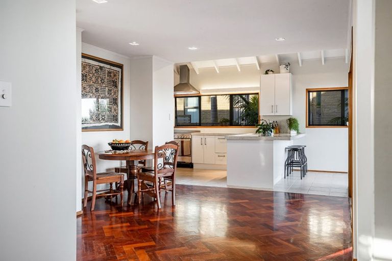 Photo of property in 153 Luckens Road, West Harbour, Auckland, 0618