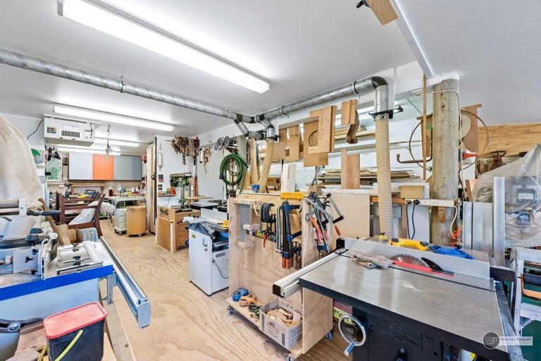 Photo of property in 33b Maungaraki Road, Korokoro, Lower Hutt, 5012