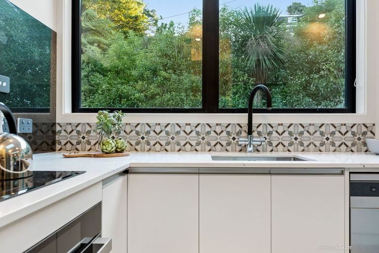 Photo of property in 10b Crieff Street, Northland, Wellington, 6012